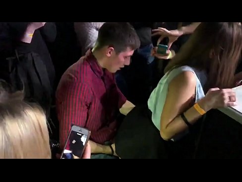 ❤️ Tena firaisana ara-nofo ao amin'ny boîte de nuit rosiana. Tovovavy Rosiana 18 taona tao amin'ny anus sy fivaviana nijangajanga tao amin'ny trano fandihizana ❤️ Vokatra vetaveta vk amin'ny mg.shadbase-xxx.ru ☑